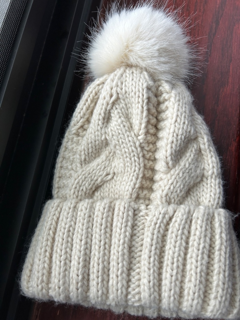 🧢 H&M Faux Fur Pom Cable Knit Beanie – New